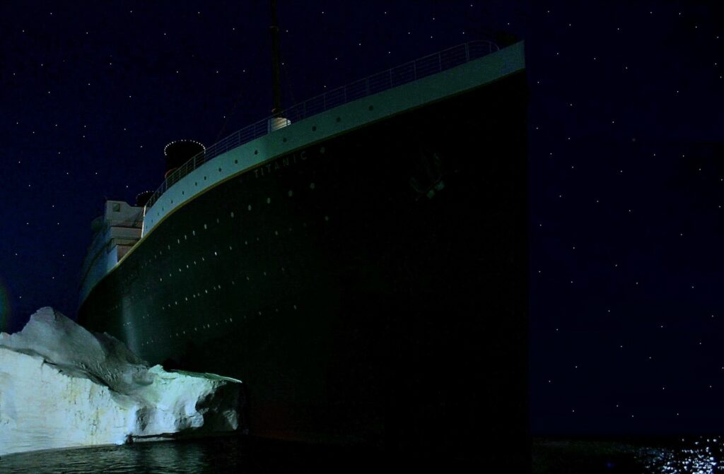 titanic hitting with the Iceberg